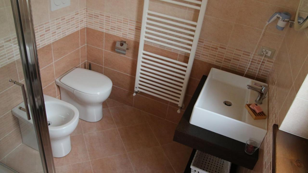 Al Ginepro Bed & Breakfast Montecchio  Екстериор снимка